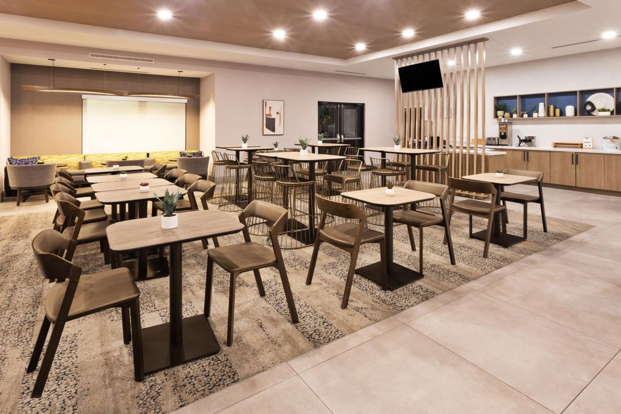 Springhill Suites Birmingham Colonnade Ngoại thất bức ảnh