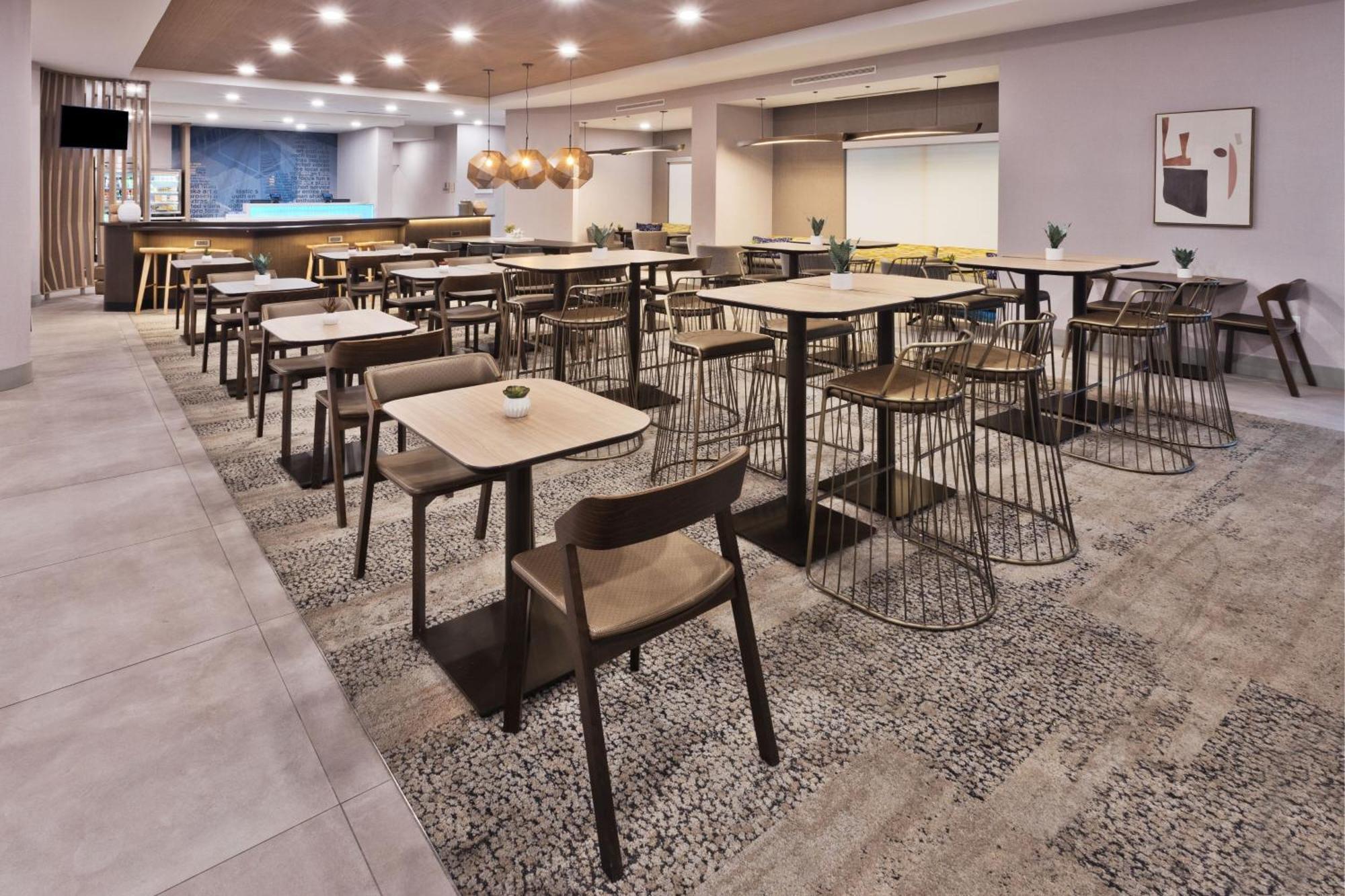 Springhill Suites Birmingham Colonnade Ngoại thất bức ảnh