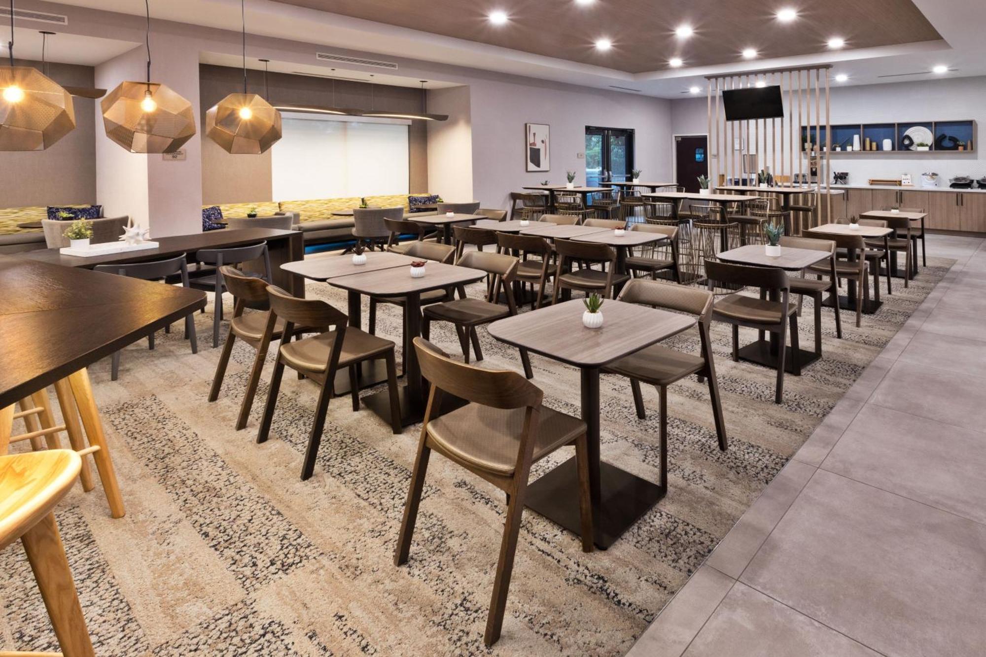 Springhill Suites Birmingham Colonnade Ngoại thất bức ảnh