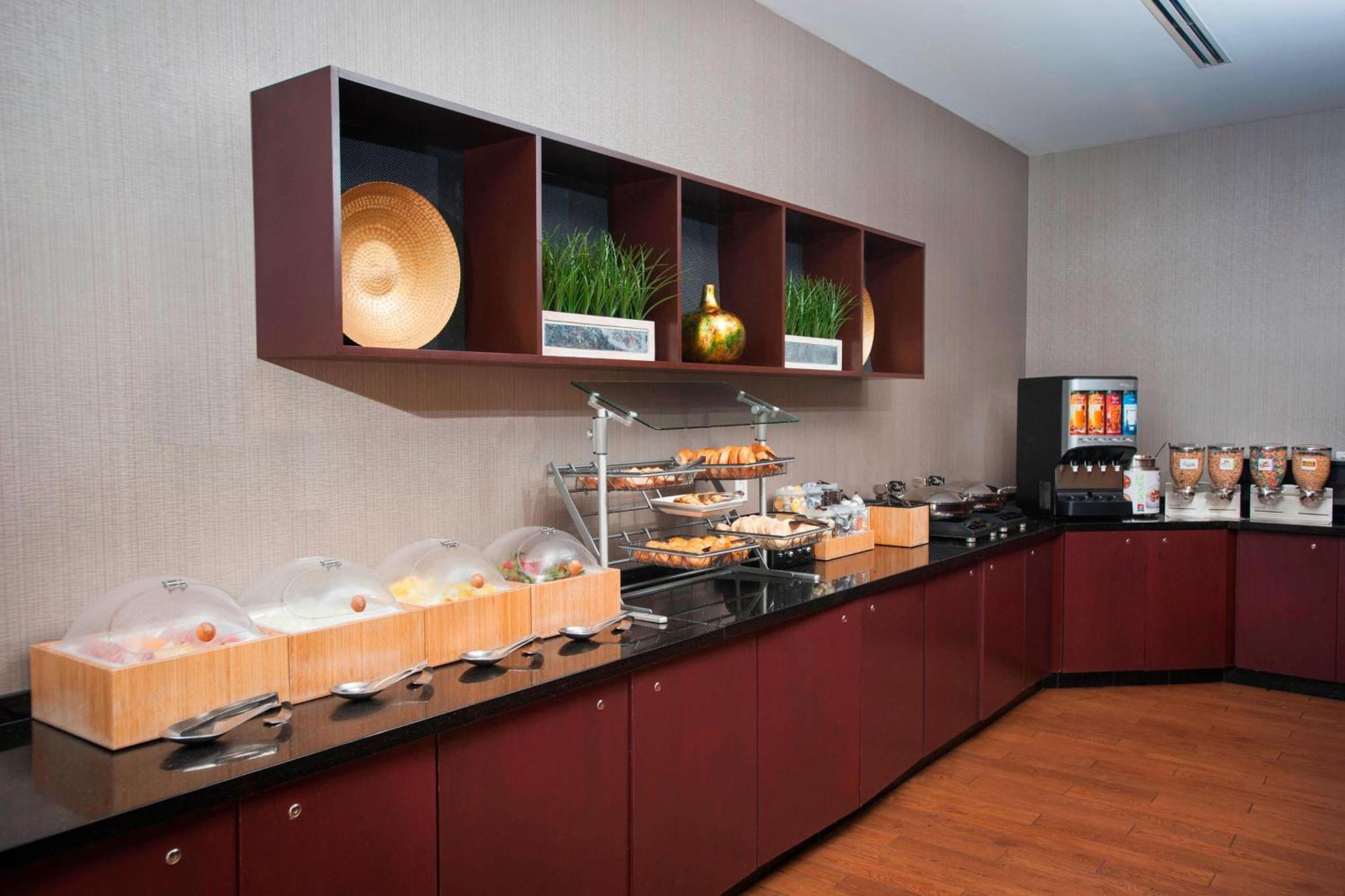 Springhill Suites Birmingham Colonnade Ngoại thất bức ảnh